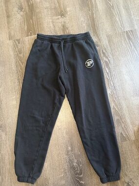 Black women  Jogger Sweatpants - Logo Detail/ Pink Victoria’s Secret size M